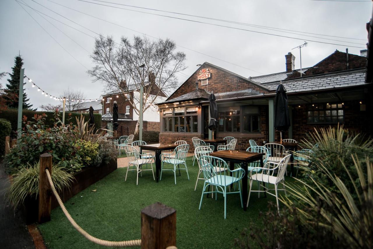 Cat & Lion Country Pub And Hotel Warrington  Bagian luar foto